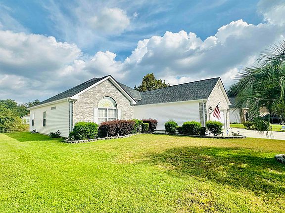 3rd image of 170 Jessica Dr.