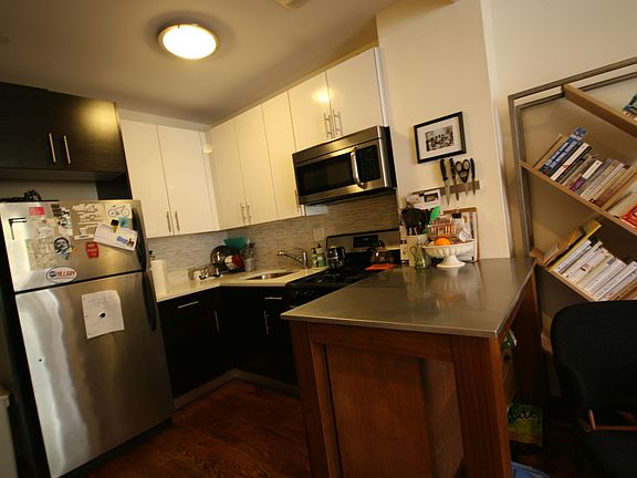 2nd image of 164 Herkimer St APT 3