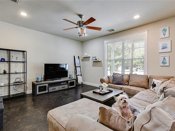5th image of 5613 Roosevelt Ave #A