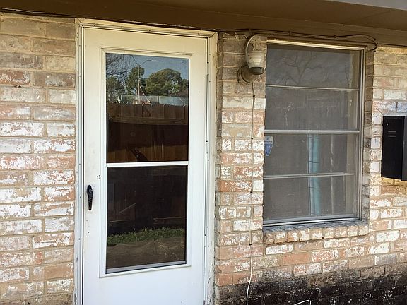 4th image of 5306 Columbia Ave #B