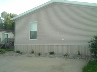 208 Woodland Trails Dr, Collinsville, IL