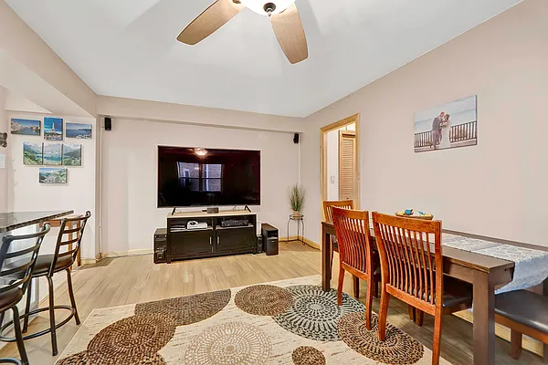 Sold by REMAX Elite | media 4