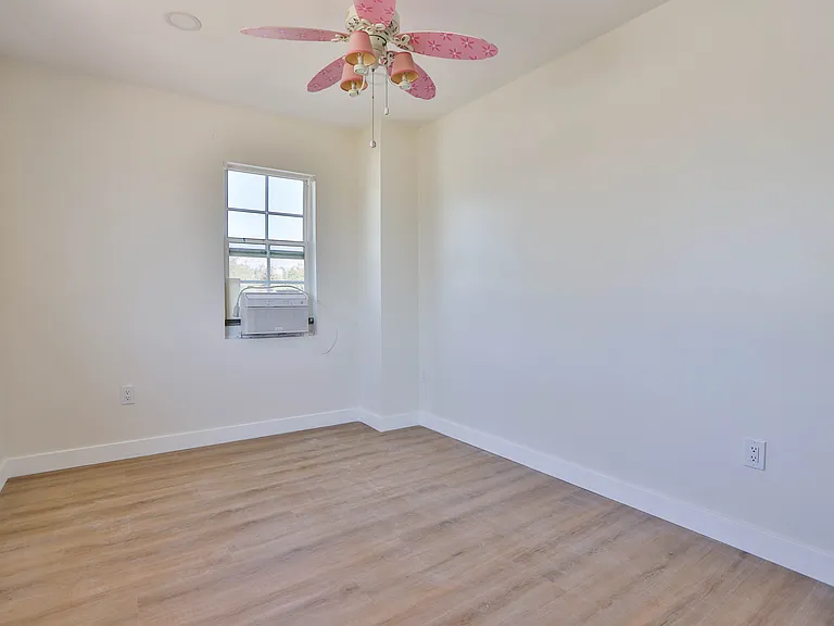 4132 Lynd Ave #C — Photo 14