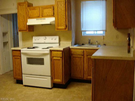 5th image of 933 Oaklawn Ave #B