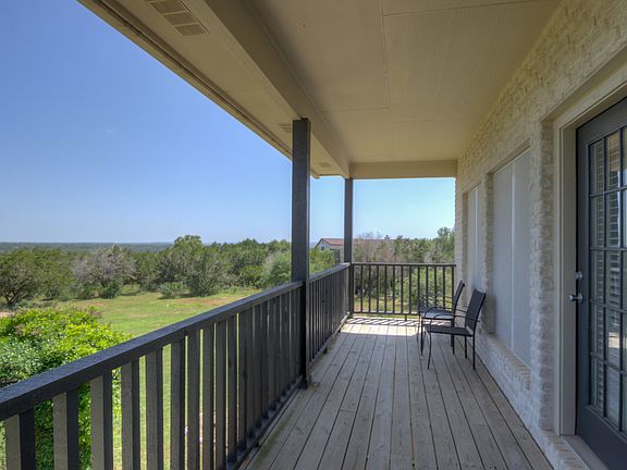 4th image of 385 River Chase Dr