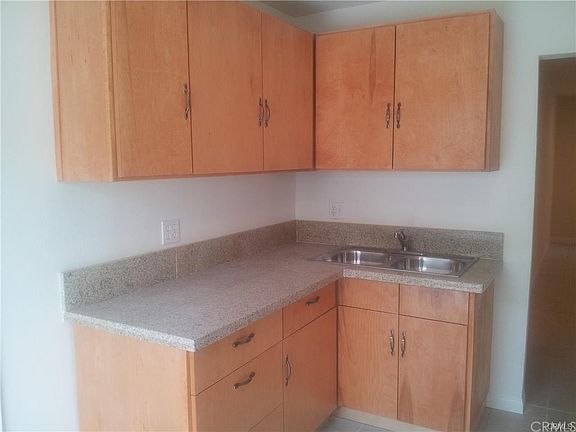 3rd image of 13452 Ventura Blvd #A