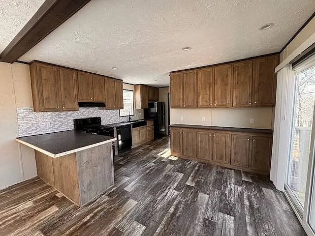 3 bed, 2.0 bath, $1,295 — Photo 4