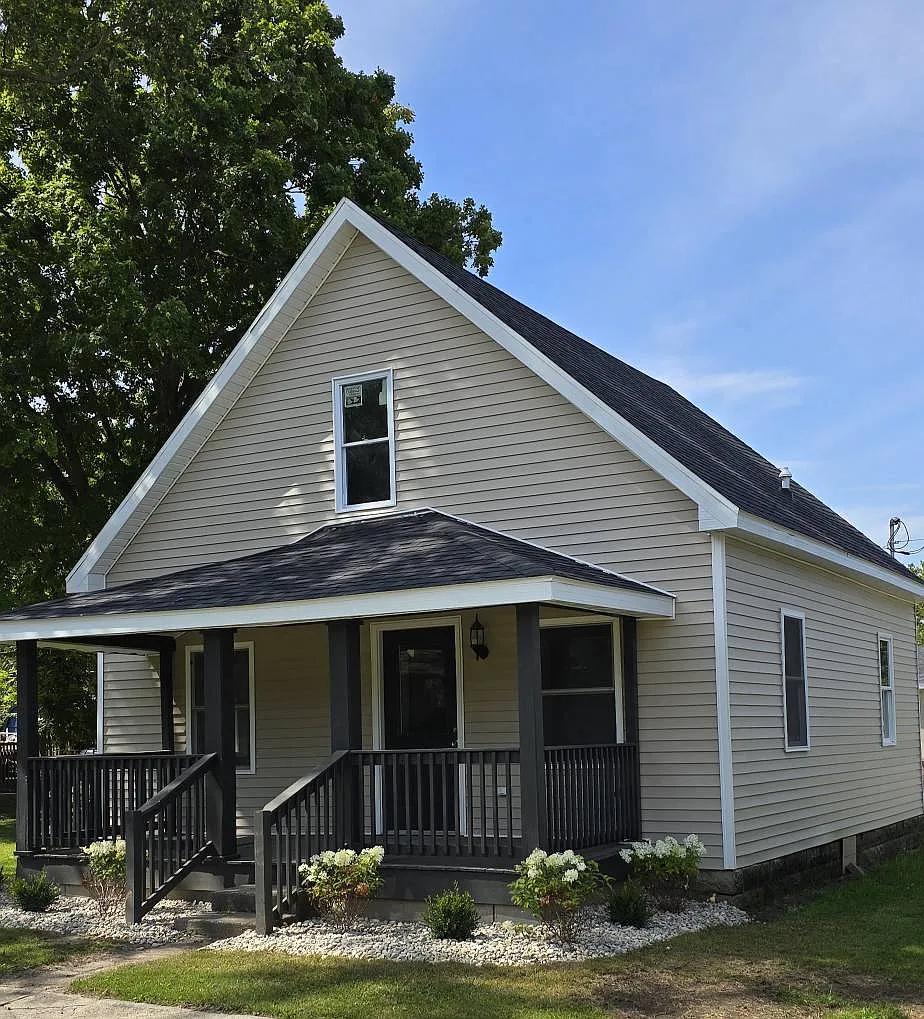 Courtland 417 - 1 — Photo 1