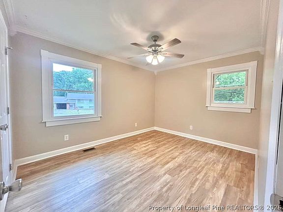 5th image of 812 Stoneykirk Dr