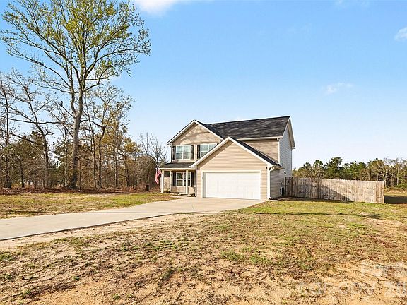 3rd image of 941 Airport Rd