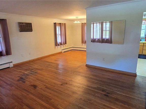 3rd image of 451 W Fairview St