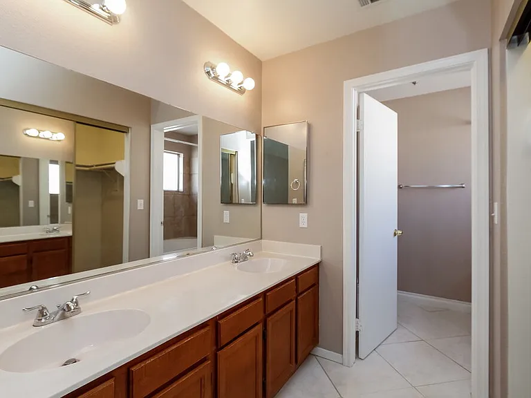 60 Fantasia Ln — Photo 9