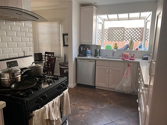 4th image of 1611 S Crescent Heights Blvd
