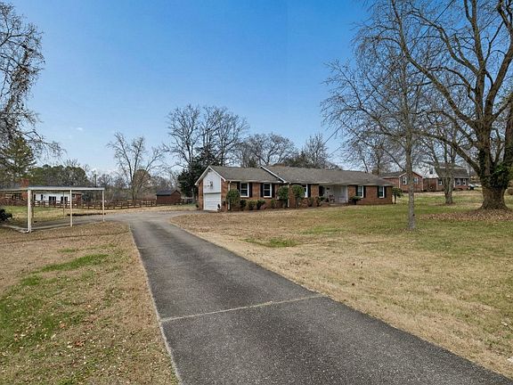 3rd image of 4205 Cecil Ct S