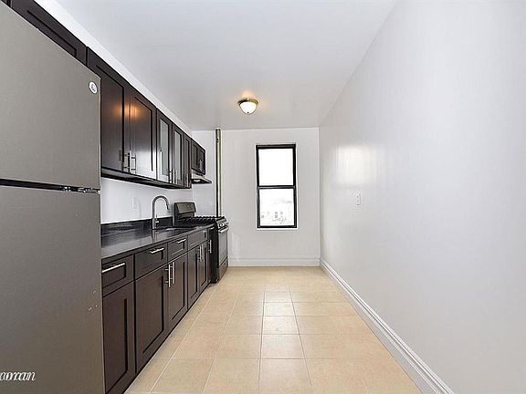 2nd image of 3170 34th St APT 4B