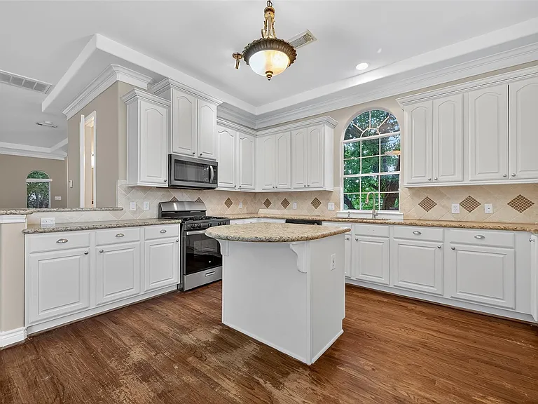 1015 Stanford St — Photo 23