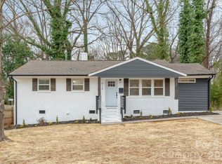 915 Crestmere St, Charlotte, NC 28208