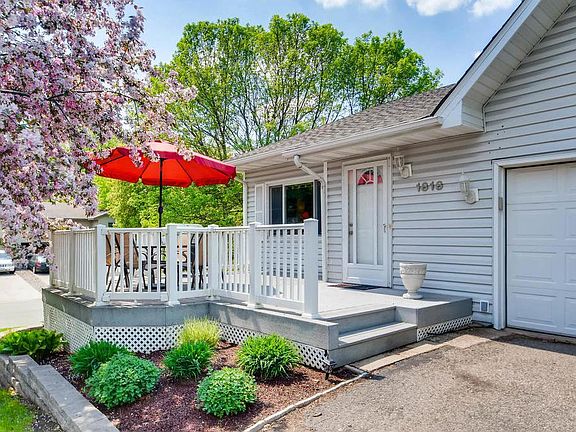 2nd image of 1818 Lacota Ln