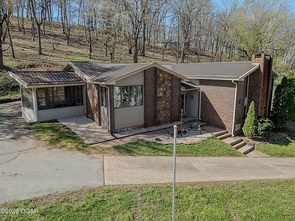 2nd image of 15363 Kentucky Rd