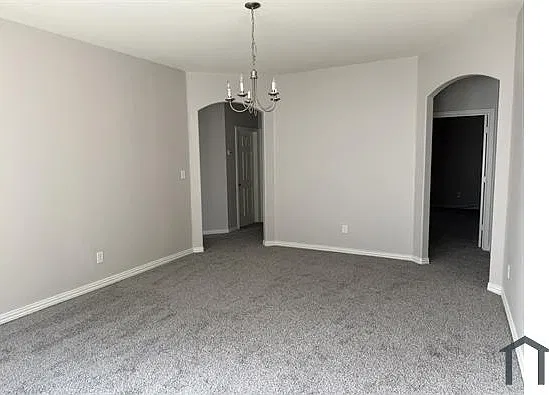 4 bed, 2168 sqft, $2,500 — Photo 3