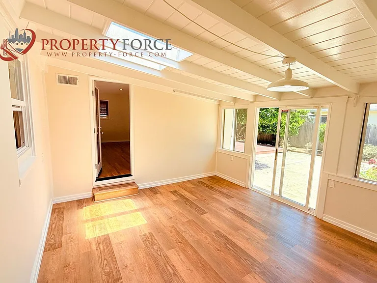 1623 Howard Ave — Photo 36