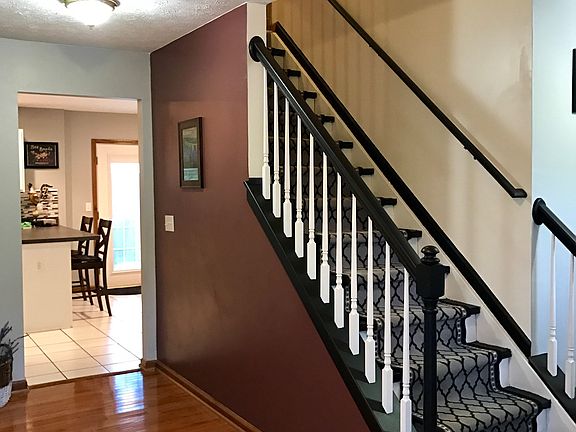 4th image of 8905 Isabelle Ln