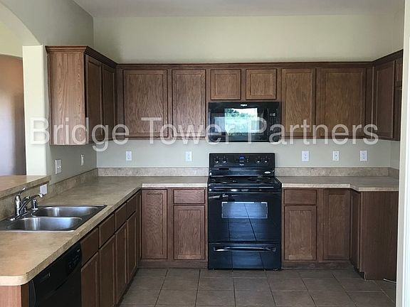 3rd image of 620 Antonio Ln