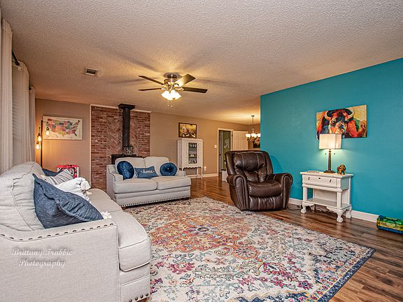 4th image of 5407 Red Oak Dr