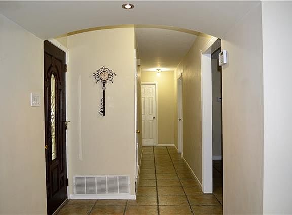5th image of 8517 Wilbur St