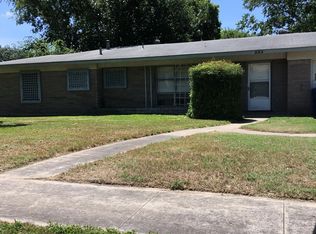 222 E Crestline Dr, San Antonio, TX 78201