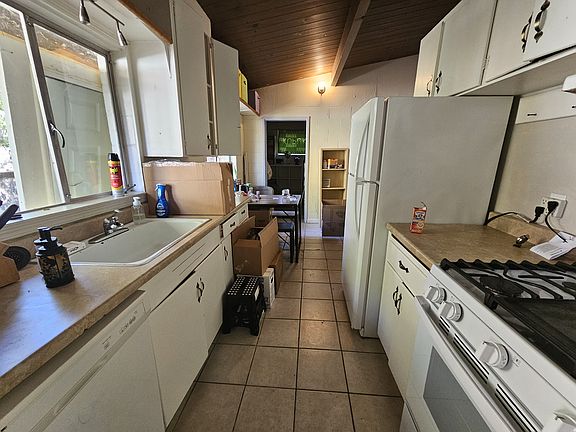 3rd image of 519 10th St