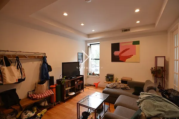Rented by Yaffa Realty LLC | media 2