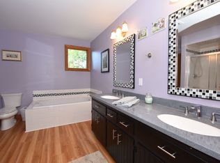 746 Heritage Ct, Grafton, WI 53024