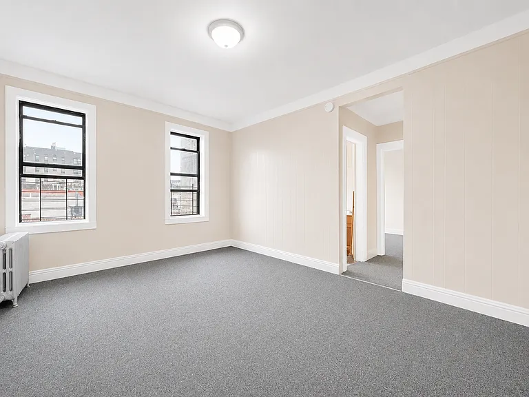 880 Bryant Ave #2C — Photo 1