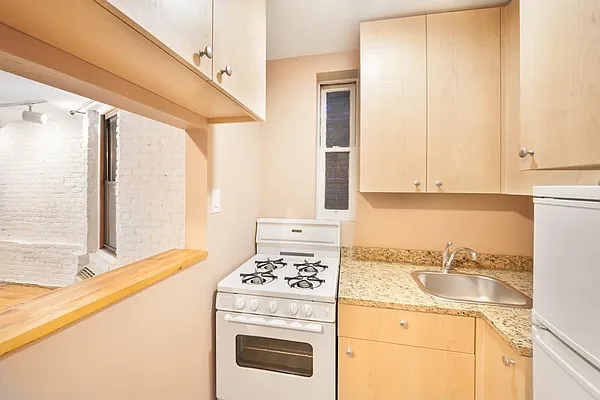 Rented by Town Residential | media 16