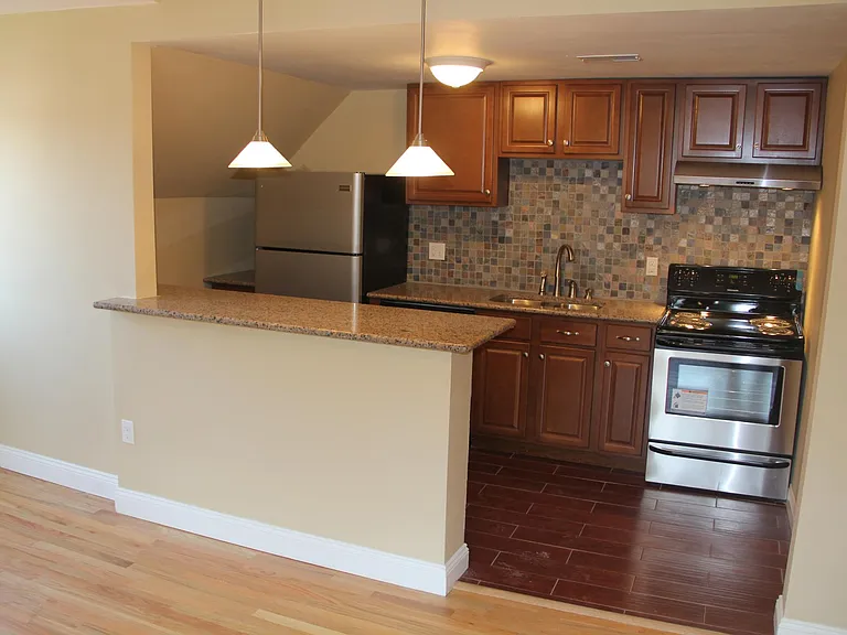 5825 Bartlett St #3F — Photo 7
