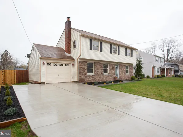 205 Winding Way Rd, Stratford, NJ 08084