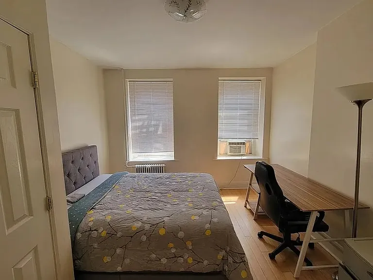 529 W 48th St #15 — Photo 3