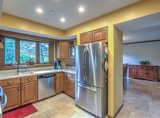 5305 Spicebush Ln, Madison, WI 53714