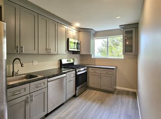 2216 Broadway Ave APT 4, Pittsburgh, PA 15216