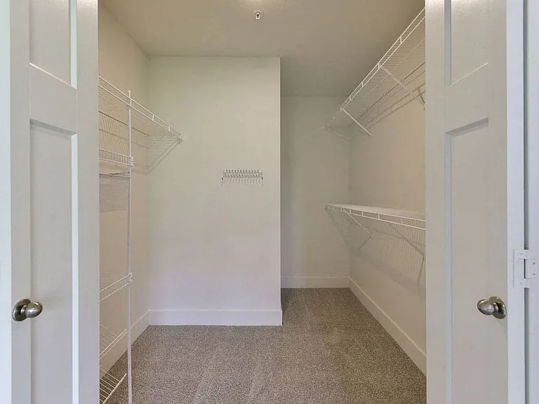 Dodson Pointe Apartment Homes — Photo 39