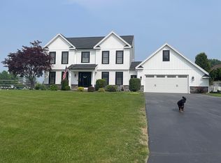1372 Cherry Laurel Cir, Webster, NY 14580