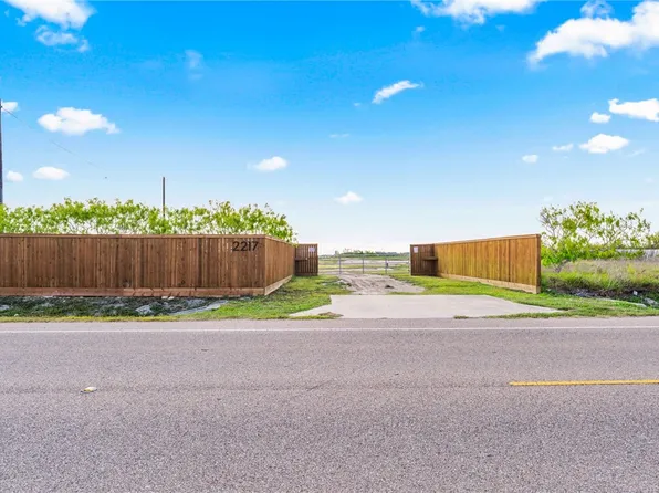 2217 Laguna Shores Rd, Corpus Christi, TX 78418