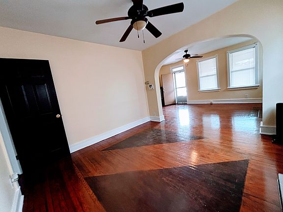2nd image of 4922 Winona Ave #2