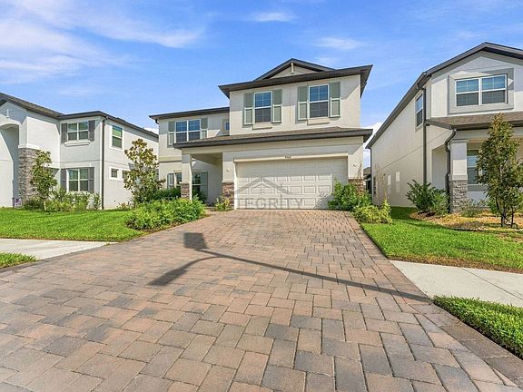3rd image of 9464 Crescent Ray Dr