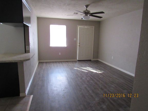 2nd image of 903 NW Bell Ave #B