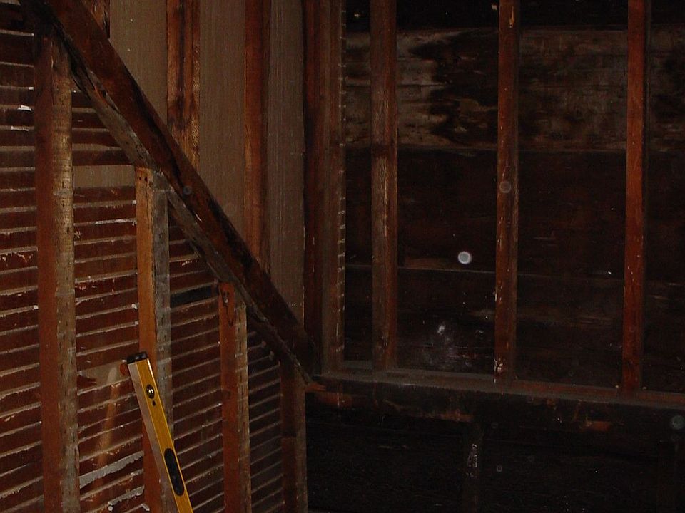 Demo small bedroom