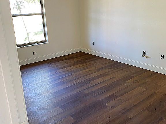5th image of 2432 SE Gillette Ave