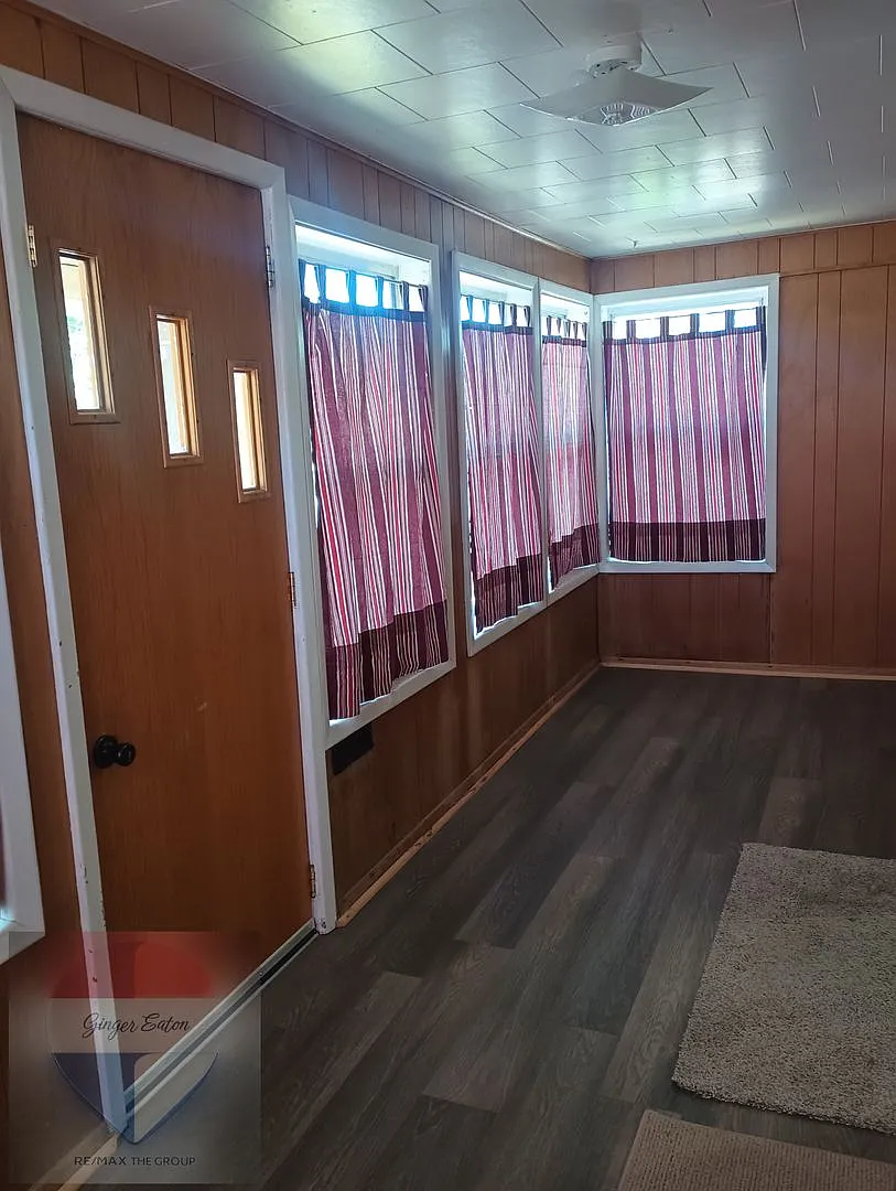 2 Bedroom Central Home For Rent — Photo 3