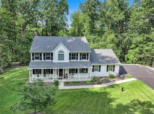 5213 Spring Dr, Center Valley, PA 18034